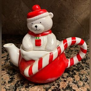 White bear teapot